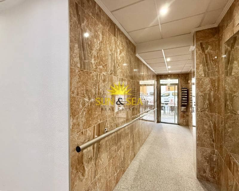 3 sovrum Lägenhet att hyra i Torrevieja med garage - 1 300 € (Ref: 9331768)