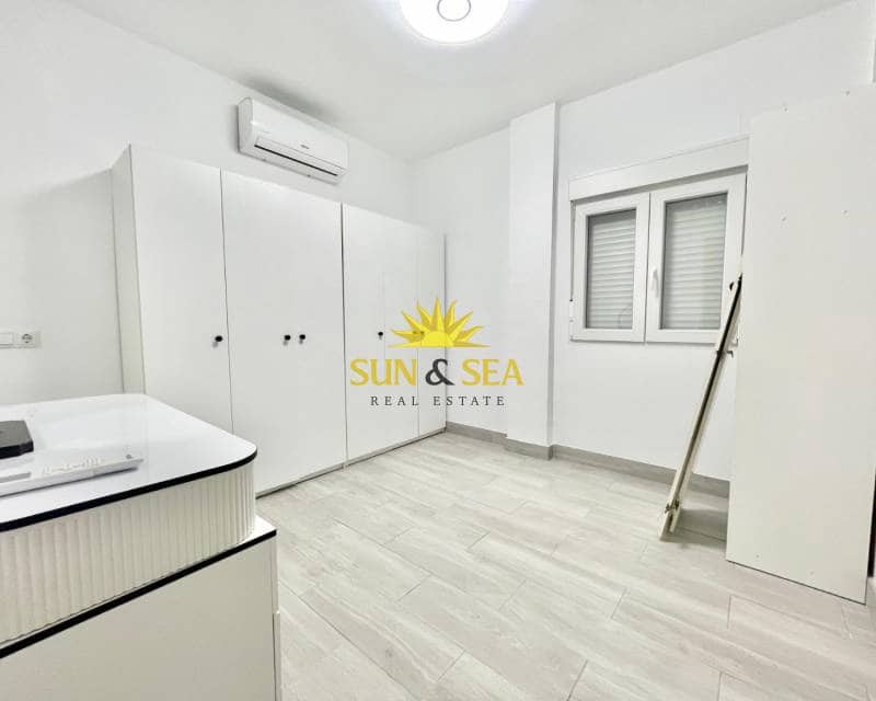 4 sypialnia Willa do wynajęcia w Pilar de la Horadada z basenem garażem - 2 000 € (Ref: 9331892)