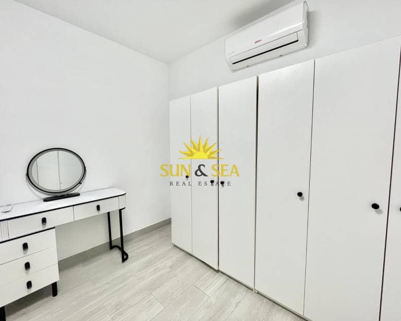 4 sypialnia Willa do wynajęcia w Pilar de la Horadada z basenem garażem - 2 000 € (Ref: 9331892)