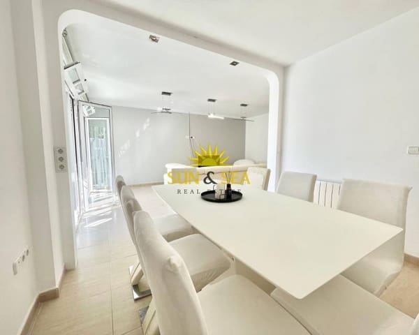 4 bedroom Villa for rent in Pueblo Latino, Pilar de la Horadada with pool garage - € 2,000 (Ref: 9331892)