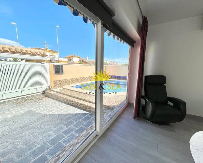 4 sypialnia Willa do wynajęcia w Pilar de la Horadada z basenem garażem - 2 000 € (Ref: 9331892)