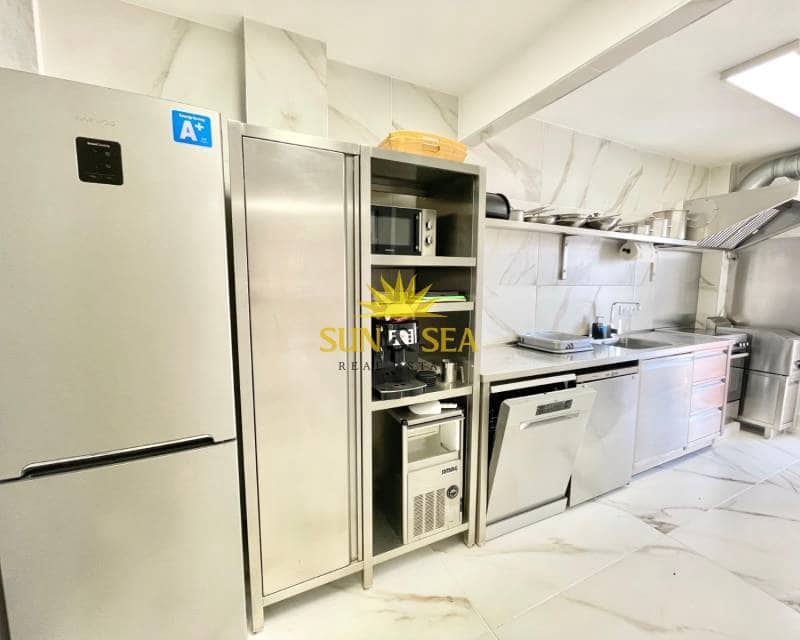 4 sypialnia Willa do wynajęcia w Pilar de la Horadada z basenem garażem - 2 000 € (Ref: 9331892)