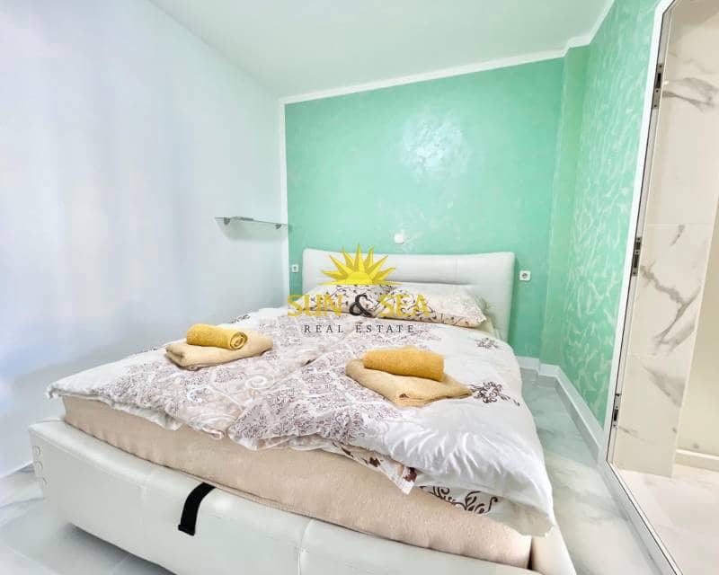 4 sypialnia Willa do wynajęcia w Pilar de la Horadada z basenem garażem - 2 000 € (Ref: 9331892)