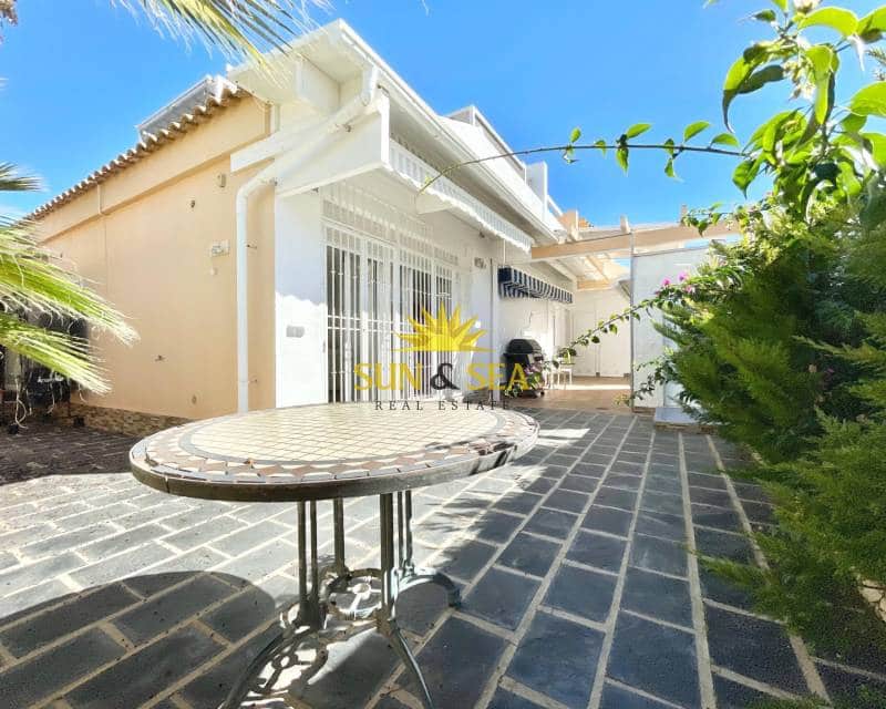 4 sypialnia Willa do wynajęcia w Pilar de la Horadada z basenem garażem - 2 000 € (Ref: 9331892)