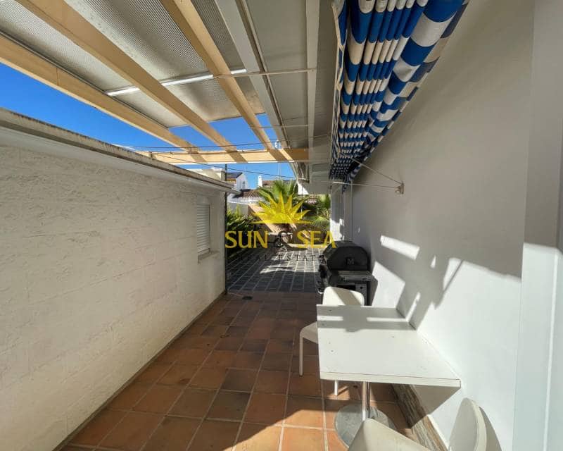 4 sypialnia Willa do wynajęcia w Pilar de la Horadada z basenem garażem - 2 000 € (Ref: 9331892)