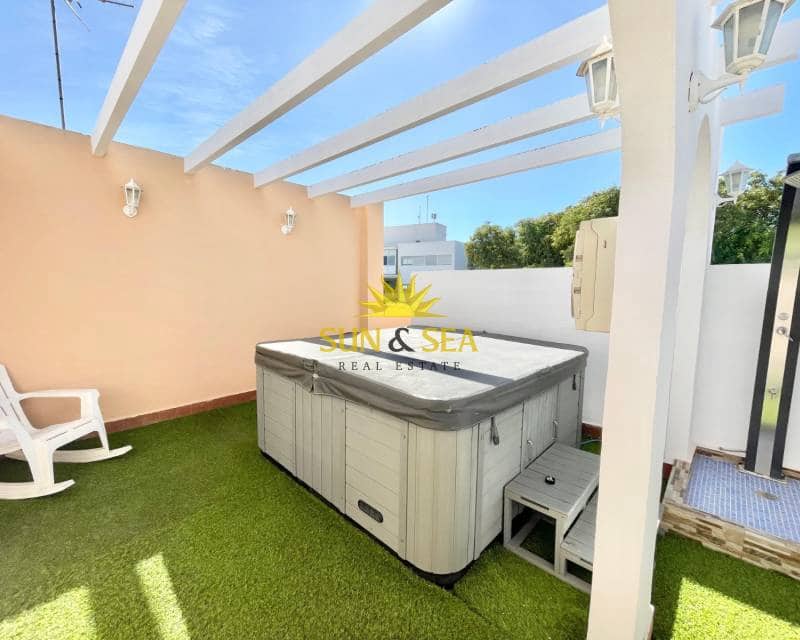 4 sypialnia Willa do wynajęcia w Pilar de la Horadada z basenem garażem - 2 000 € (Ref: 9331892)