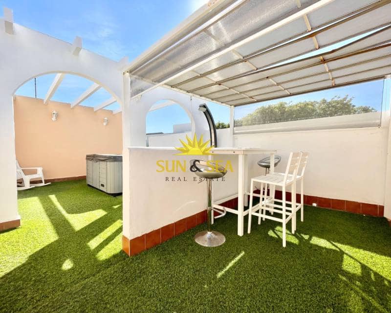 4 sypialnia Willa do wynajęcia w Pilar de la Horadada z basenem garażem - 2 000 € (Ref: 9331892)