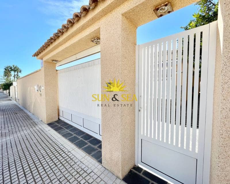 4 sypialnia Willa do wynajęcia w Pilar de la Horadada z basenem garażem - 2 000 € (Ref: 9331892)