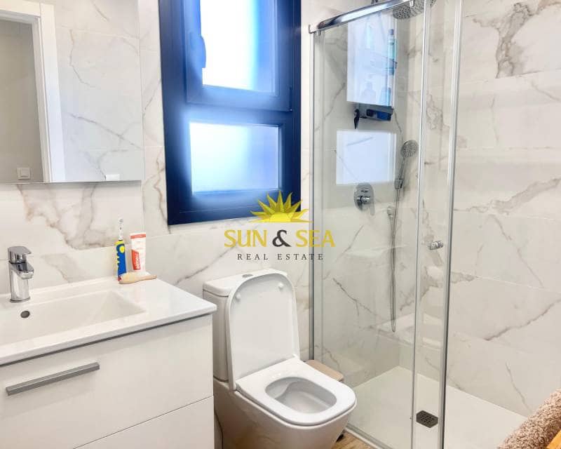 Apartamento de 2 habitaciones en Villamartin en alquiler con piscina - 2.000 € (Ref: 9332754)