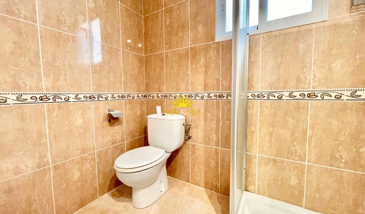 2 Zimmer Apartment zu vermieten in Torrevieja - 800 € (Ref: 9335634)