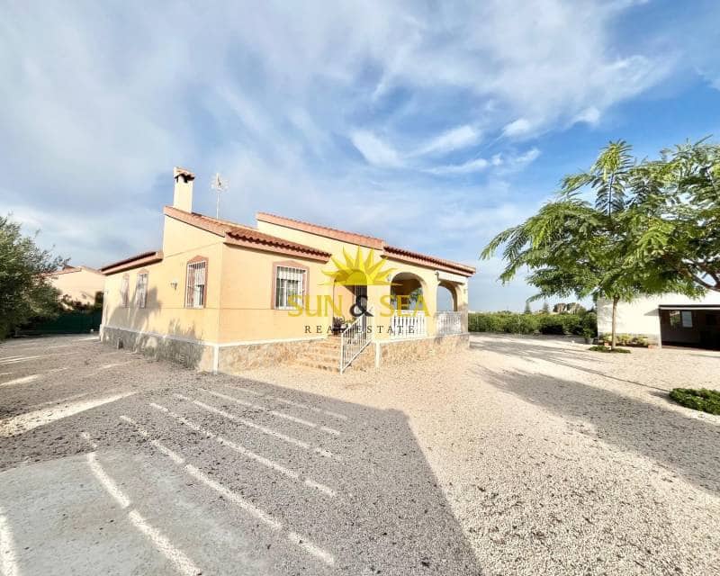 3 bedroom Villa for rent in Dolores with garage - € 1,600 (Ref: 9337204)