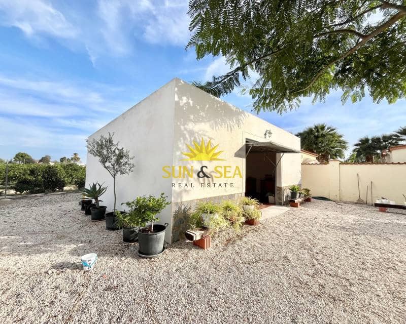 3 bedroom Villa for rent in Dolores with garage - € 1,600 (Ref: 9337204)