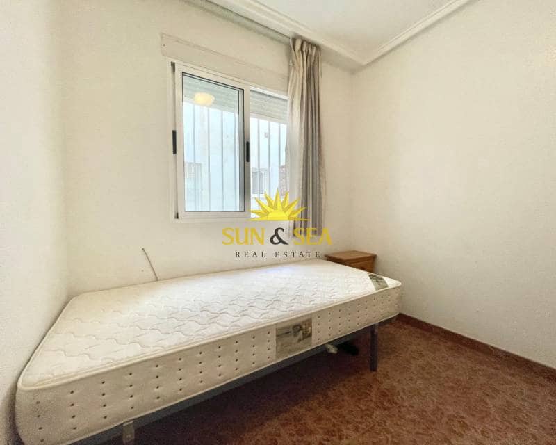 2 bedroom Apartment for rent in Torrevieja - € 750 (Ref: 9340339)