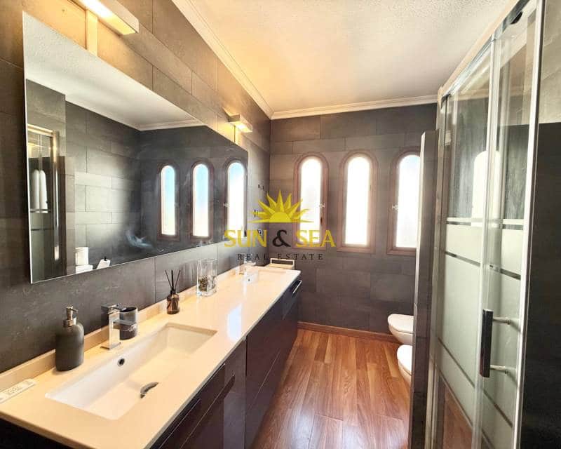 3 camera da letto Villa da affittare in Playa de San Juan con piscina - 2.700 € (Rif: 9340341)