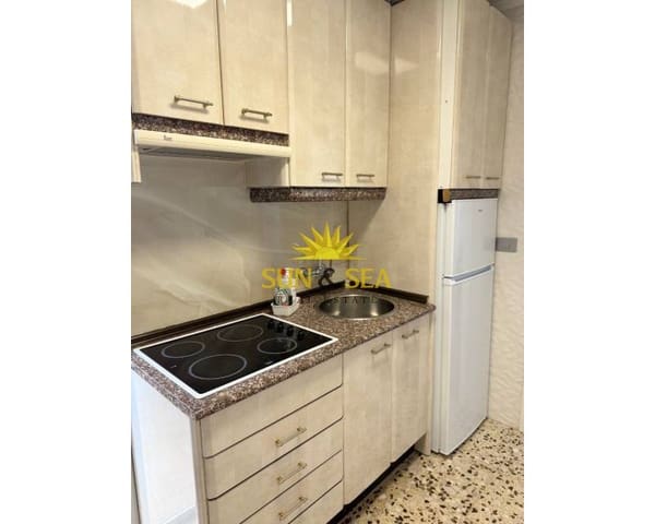 2 makuuhuone Huoneisto vuokrattavana paikassa Punta Prima, Torrevieja mukana uima-altaan 
autotalli - 1 100 € (Ref: 9340389)