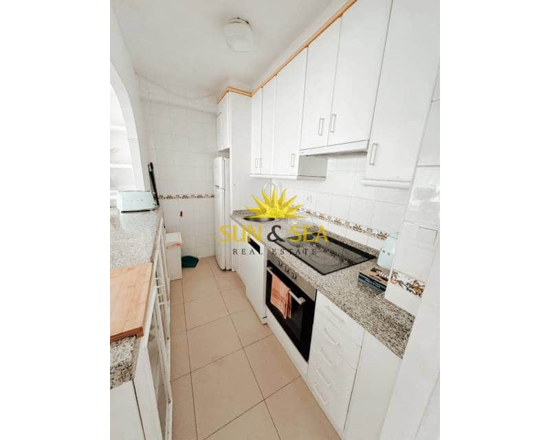 3 makuuhuone Huoneisto vuokrattavana paikassa Playa de San Juan mukana 
autotalli - 1 500 € (Ref: 9340391)