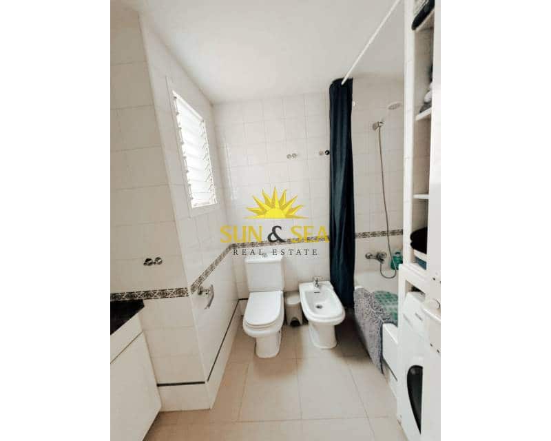 3 makuuhuone Huoneisto vuokrattavana paikassa Playa de San Juan mukana 
autotalli - 1 500 € (Ref: 9340391)