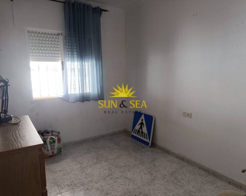 3 bedroom Villa for rent in Playa Honda with garage - € 1,200 (Ref: 9343478)