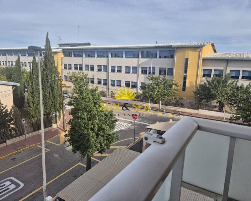 2 makuuhuone Huoneisto myytävänä paikassa Torrevieja mukana uima-altaan - 130 000 € (Ref: 9348468)