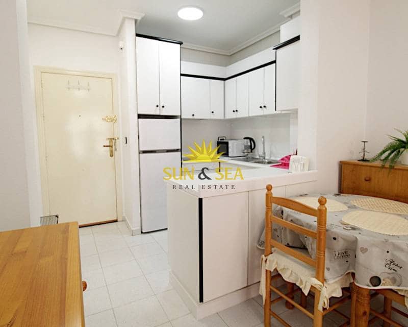 1 soverom Leilighet til leie i Torrevieja med garasje - € 650 (Ref: 9354532)