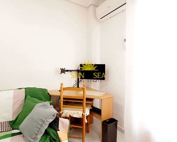 1 slaapkamer Appartement te huur in Playa del Cura, Torrevieja met garage - € 650 (Ref: 9354532)