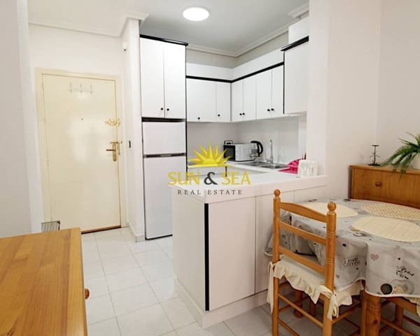 1 slaapkamer Appartement te huur in Playa del Cura, Torrevieja met garage - € 650 (Ref: 9354532)