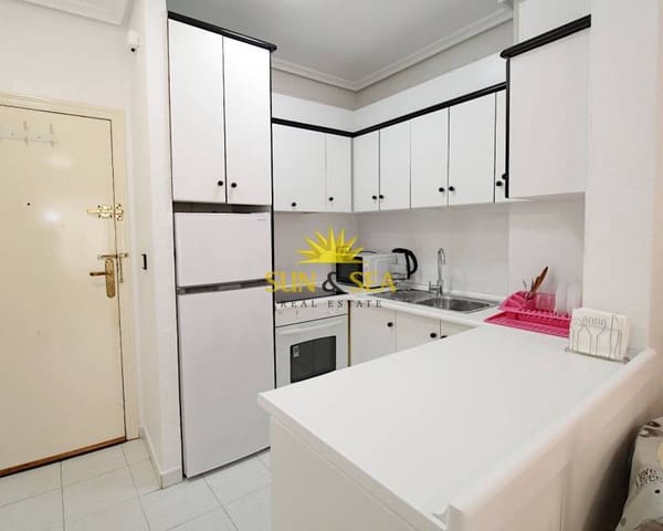 1 slaapkamer Appartement te huur in Playa del Cura, Torrevieja met garage - € 650 (Ref: 9354532)