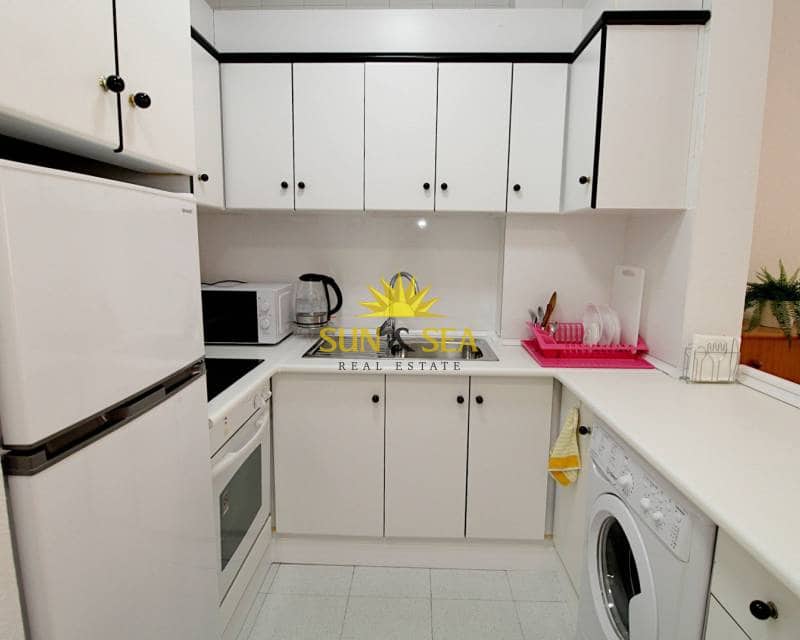 1 soverom Leilighet til leie i Torrevieja med garasje - € 650 (Ref: 9354532)