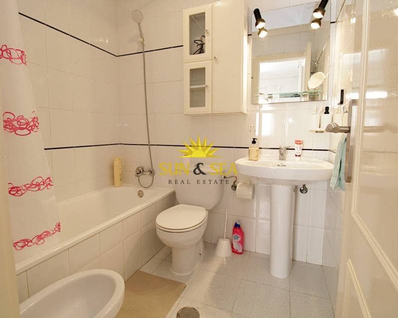 1 soverom Leilighet til leie i Torrevieja med garasje - € 650 (Ref: 9354532)