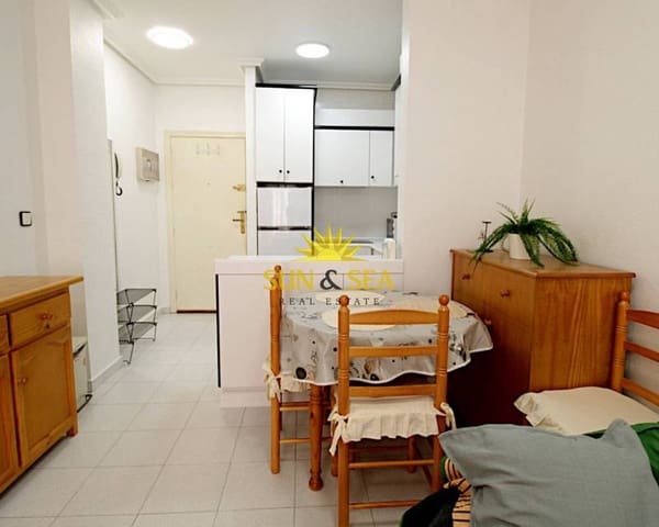 1 slaapkamer Appartement te huur in Playa del Cura, Torrevieja met garage - € 650 (Ref: 9354532)