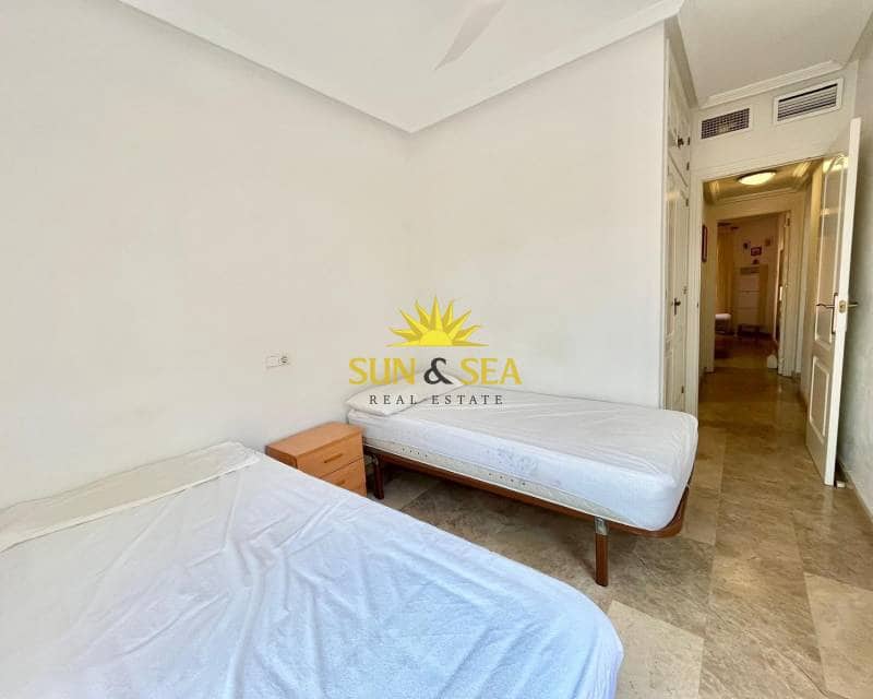 Appartement de 2 chambres à louer à Dehesa de Campoamor avec piscine garage - 860 € (Ref: 9354534)