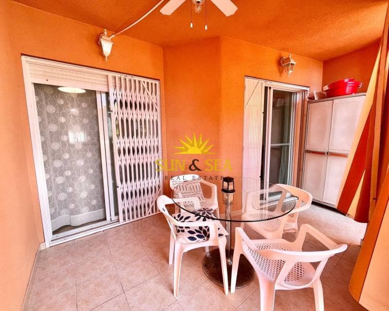 Appartement de 2 chambres à louer à Dehesa de Campoamor avec piscine garage - 860 € (Ref: 9354534)