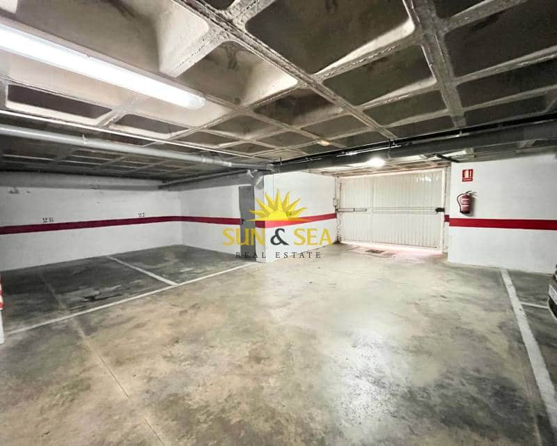 Appartement de 2 chambres à louer à Dehesa de Campoamor avec piscine garage - 860 € (Ref: 9354534)