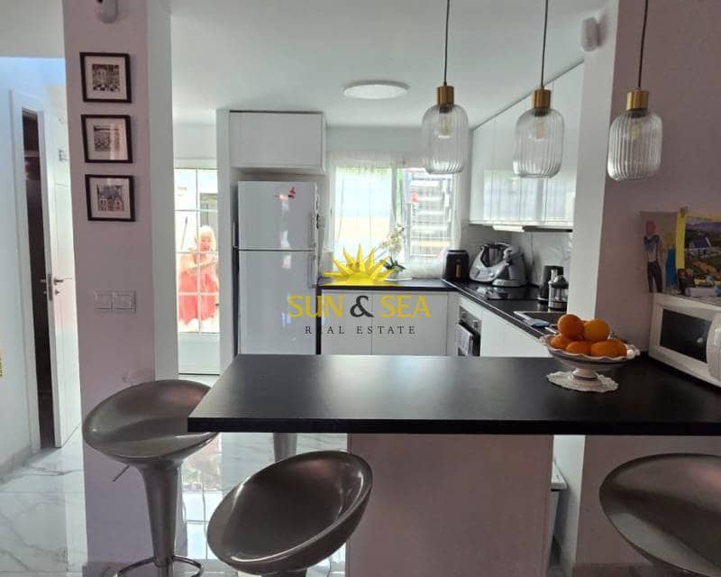 4 soverom Villa til salgs i Torrevieja - € 264 900 (Ref: 9357776)