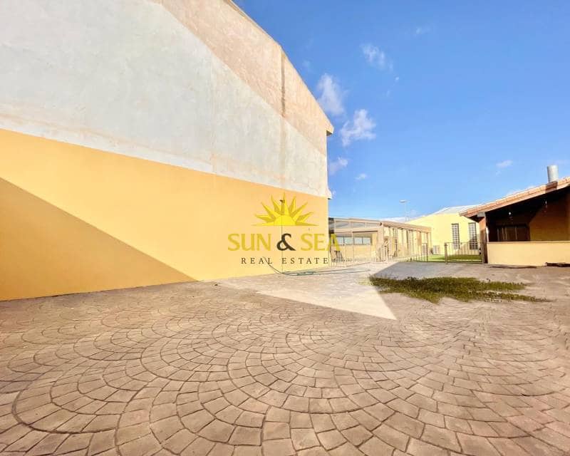 4 soverom Villa til salgs i Canada de la Lena med svømmebasseng garasje - € 475 000 (Ref: 9357885)