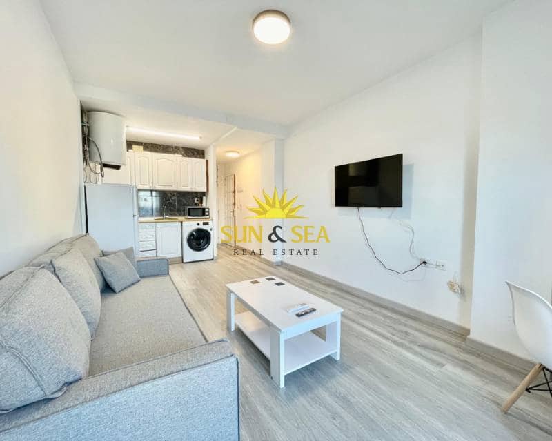 1 soveværelse Studio til salg i Torrevieja med swimmingpool - € 120.000 (Ref: 9362848)