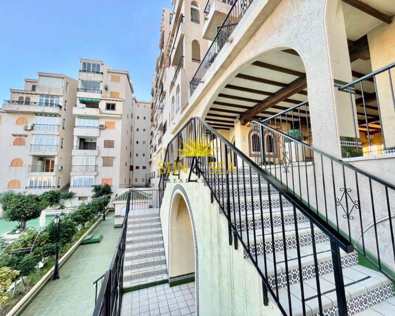 1 soveværelse Studio til salg i Torrevieja med swimmingpool - € 120.000 (Ref: 9362848)