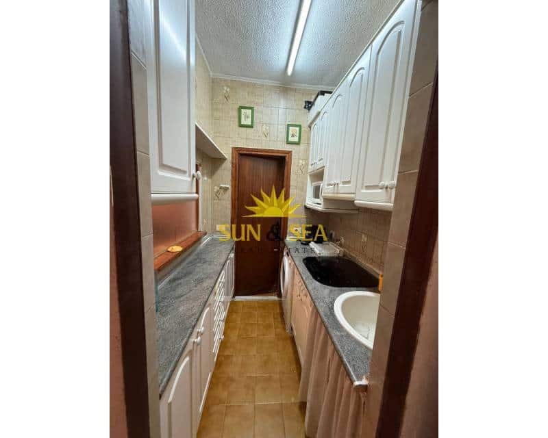 2 sypialnia Willa do wynajęcia w Torrevieja z basenem garażem - 700 € (Ref: 9368959)