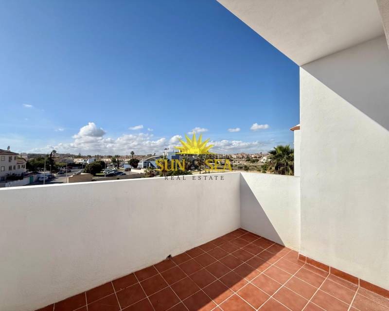 2 sypialnia Apartament na sprzedaż w Orihuela Costa z basenem garażem - 189 000 € (Ref: 9369171)