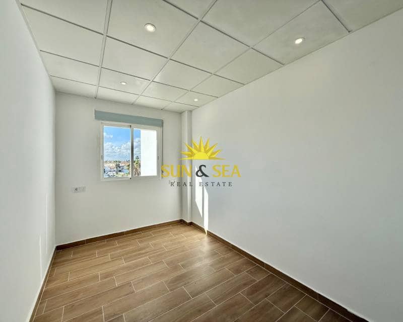 2 sypialnia Apartament na sprzedaż w Orihuela Costa z basenem garażem - 189 000 € (Ref: 9369171)