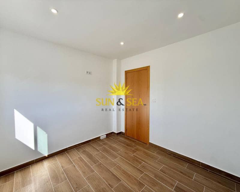 2 sypialnia Apartament na sprzedaż w Orihuela Costa z basenem garażem - 189 000 € (Ref: 9369171)