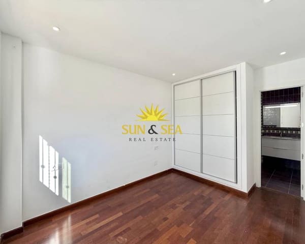 2 makuuhuone Huoneisto myytävänä paikassa Punta Prima, Orihuela mukana uima-altaan 
autotalli - 198 000 € (Ref: 9369175)