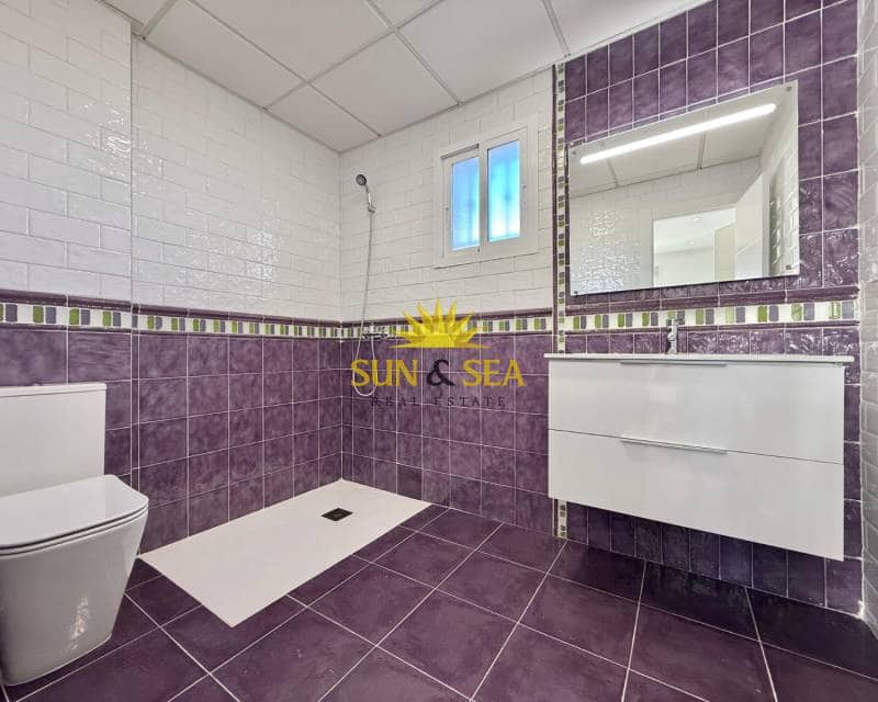 2 makuuhuone Huoneisto myytävänä paikassa Orihuela Costa mukana uima-altaan 
autotalli - 198 000 € (Ref: 9369175)