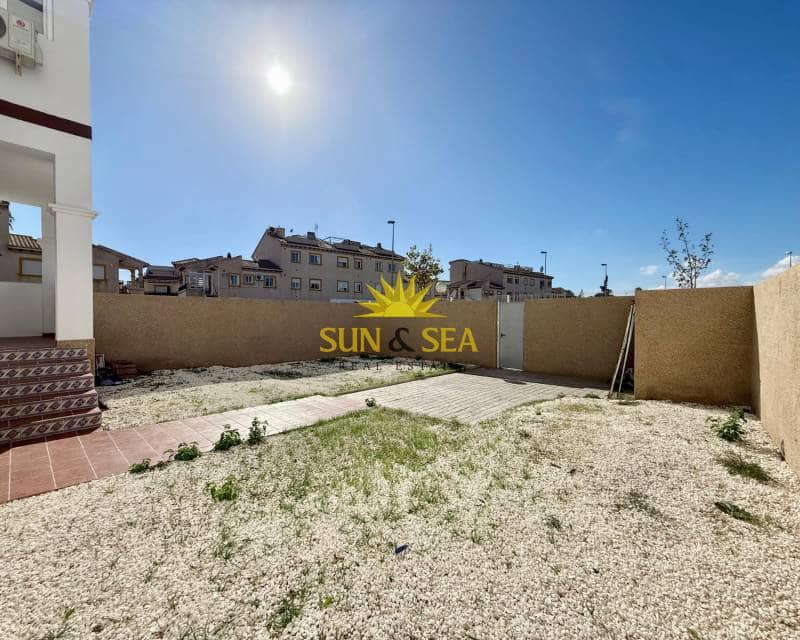 2 makuuhuone Huoneisto myytävänä paikassa Orihuela Costa mukana uima-altaan 
autotalli - 198 000 € (Ref: 9369175)