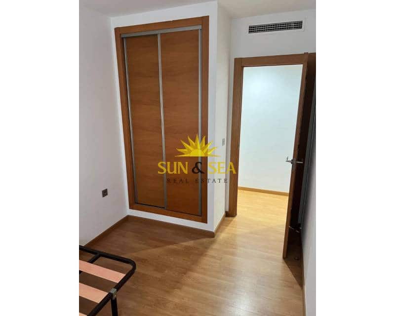 3 sypialnia Apartament do wynajęcia w Miasto Murcja z garażem - 950 € (Ref: 9371404)