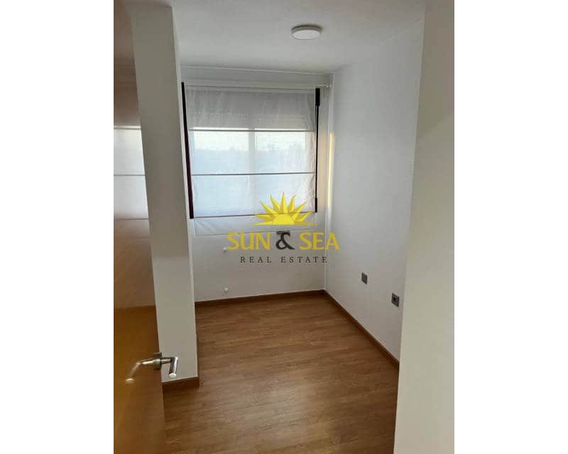 3 sypialnia Apartament do wynajęcia w Miasto Murcja z garażem - 950 € (Ref: 9371404)