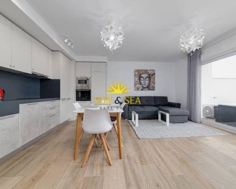 2 bedroom Apartment for rent in Torrevieja with pool - € 1,400 (Ref: 9372318)