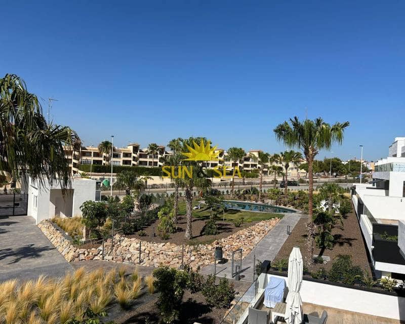 2 bedroom Apartment for rent in Torrevieja with pool - € 1,400 (Ref: 9372318)