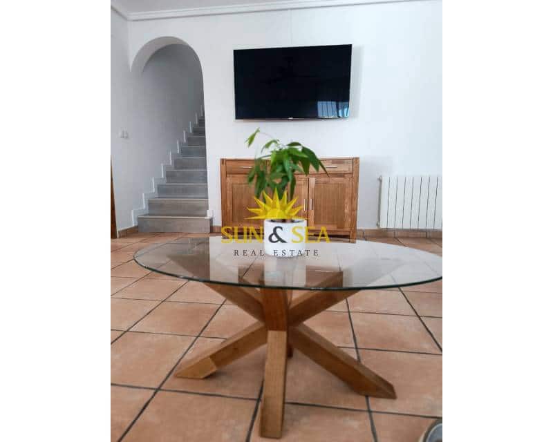 Chalet de 4 habitaciones en Gran Alacant en alquiler con piscina garaje - 3.000 € (Ref: 9374061)