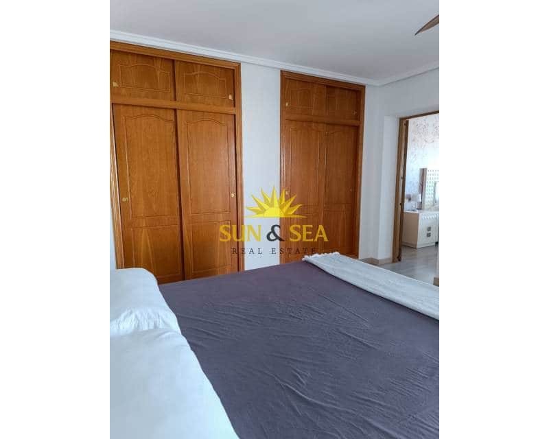 Chalet de 4 habitaciones en Gran Alacant en alquiler con piscina garaje - 3.000 € (Ref: 9374061)